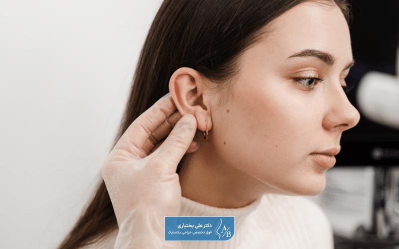 نحوه و مراحل عمل و جراحی زیبایی گوش توسط پزشک جراح در اتاق عمل
